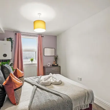 Chic Penthouse - Private Rooftop Bristol